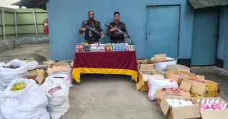 বেনাপোলে কুরিয়ার সার্ভিসের গাড়ি থেকে ২৯ লাখ টাকার চোরাচালান পণ্য জব্দ